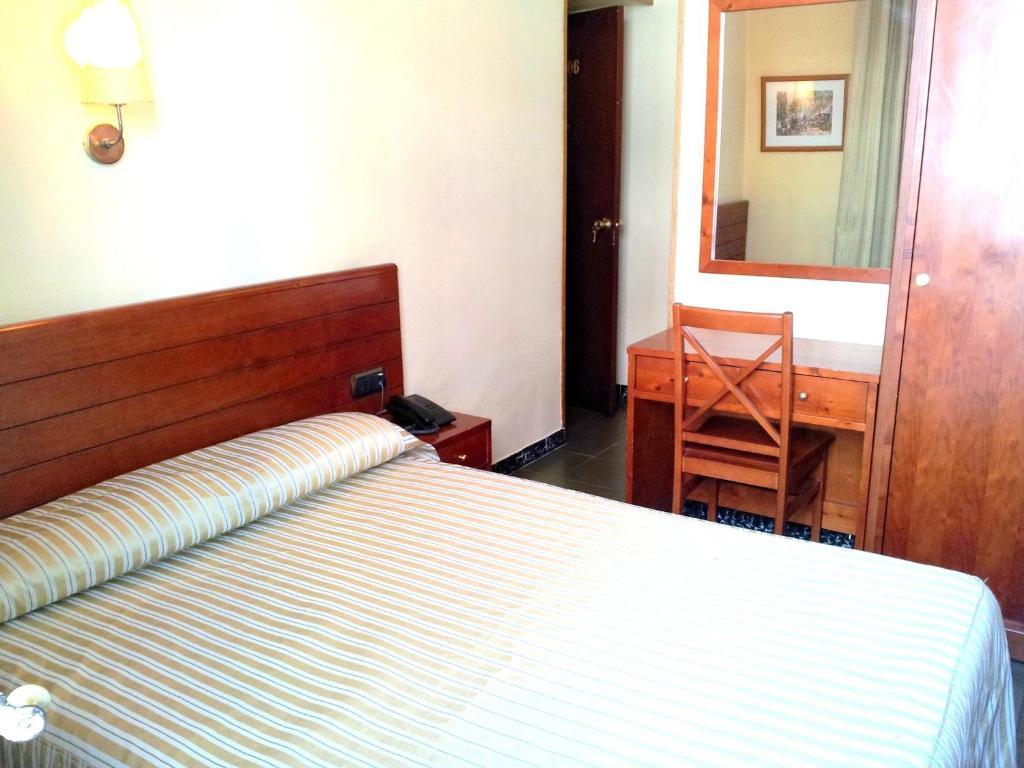 Hotel Toledano Ramblas Barcelona Habitación foto